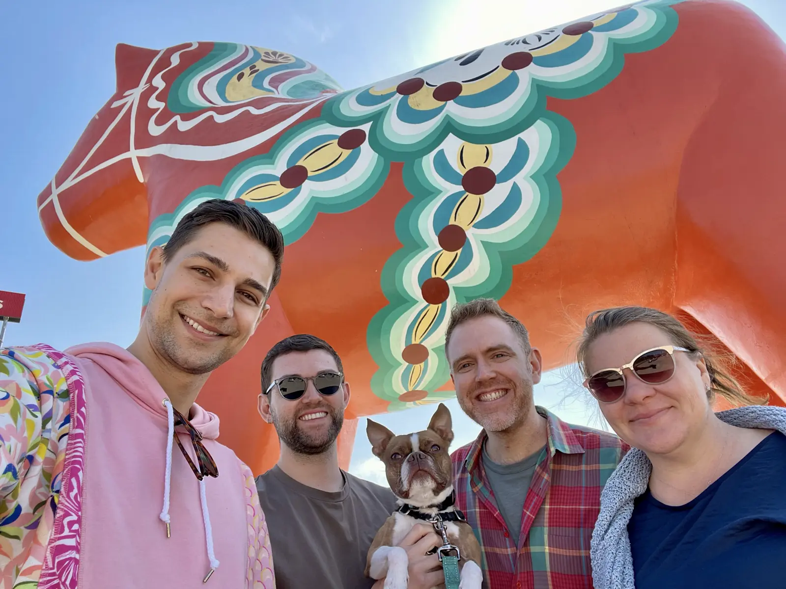 Jeremiah, Wes, Finn, Arthur, and Karin under a giant Dalahorse